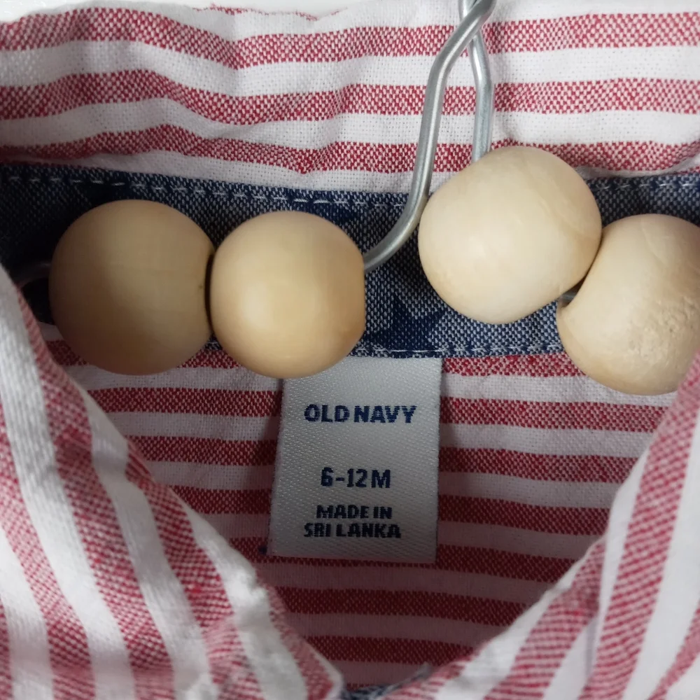 Old Navy boys size 6-12 mos red and white striped button down shirt chambray